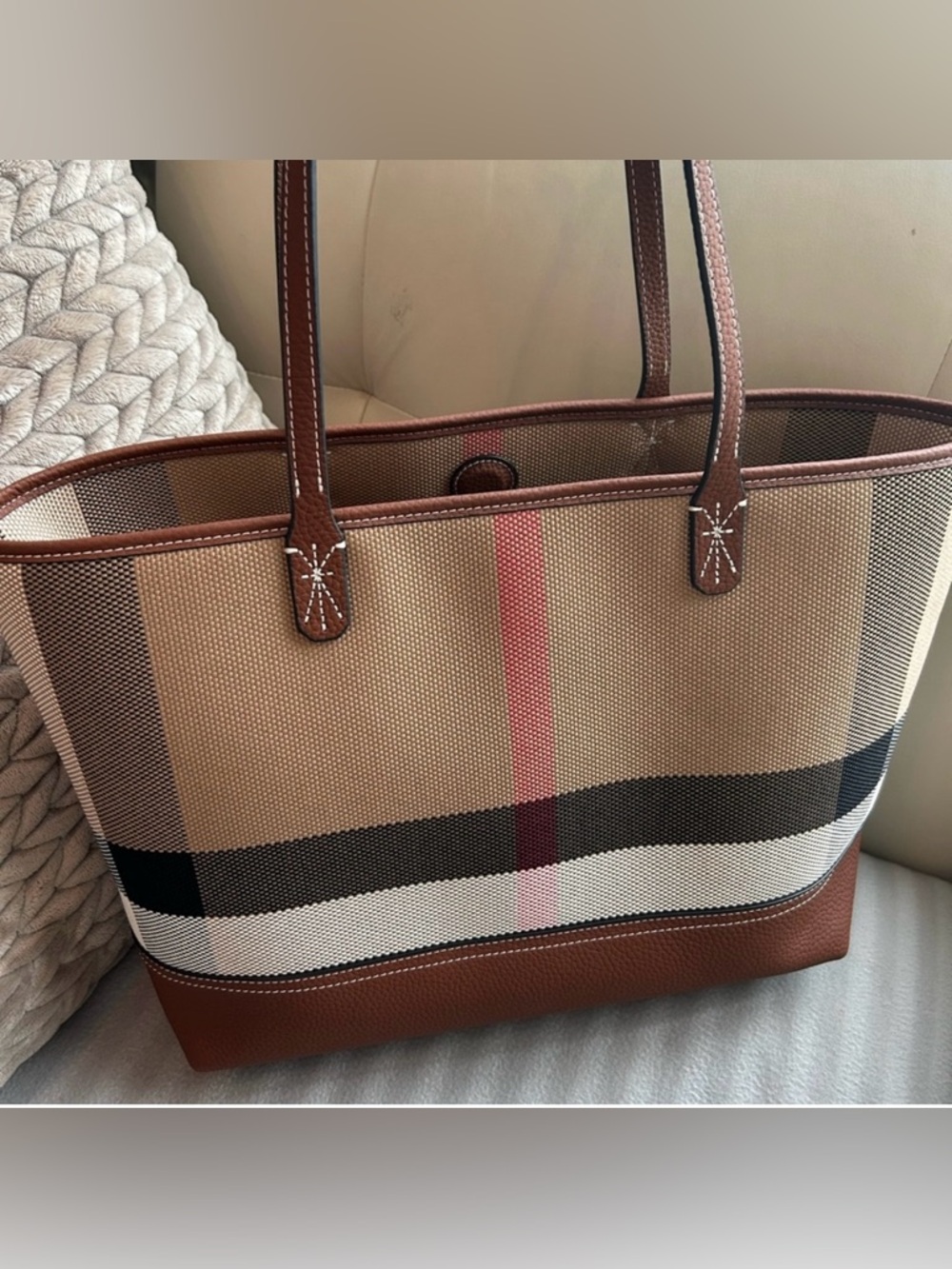 ELEGANT Tote Classic Tan Black White Large 14”W x 6”D x 10”H